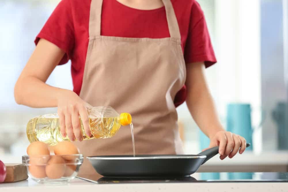 dau-an-thuc-vat-3 Bí quyết sử dụng dầu ăn thực vật đúng cách